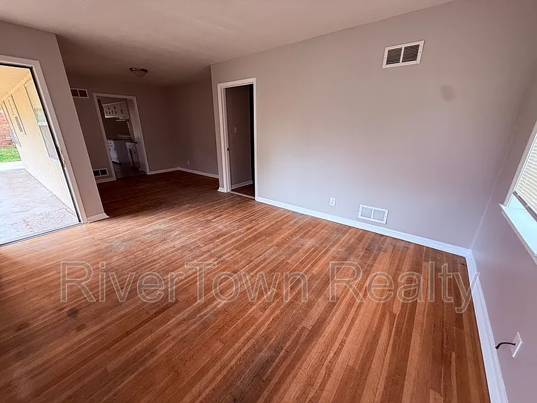 3113 Wickham Dr — Photo 7