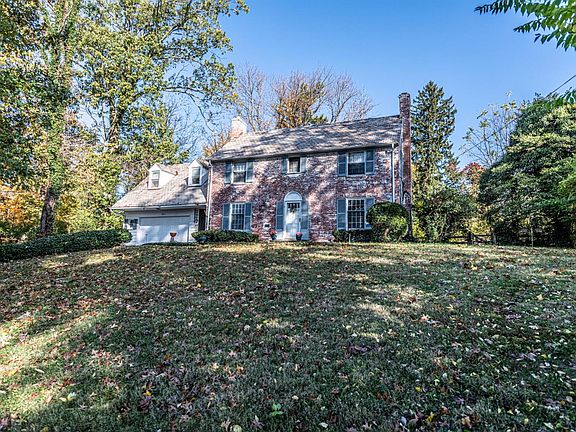 4th image of 3804 Davenant Ave