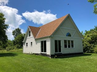 109 Memory Ln, Kelleys Island, OH 43438