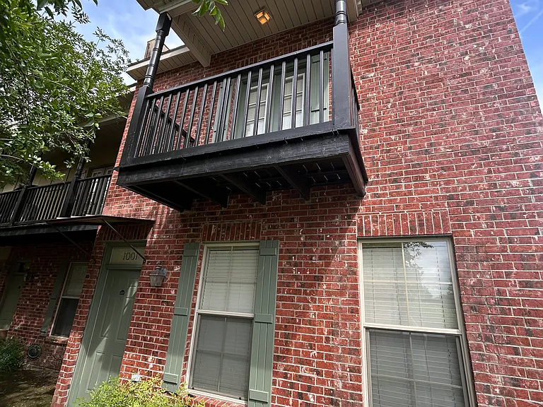 10600 Lakes Blvd — Photo 2