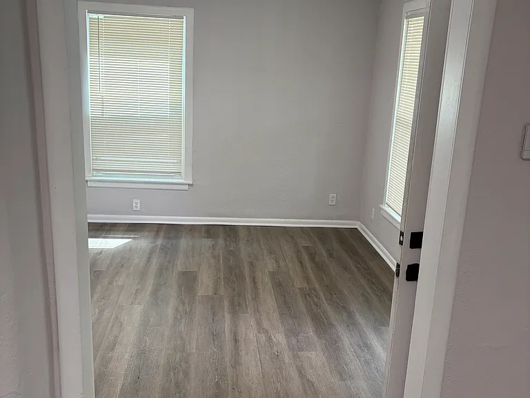 1601 Oakley Ave — Photo 10