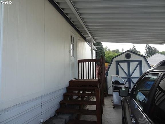4th image of 1004 NE 72nd St Unit 3