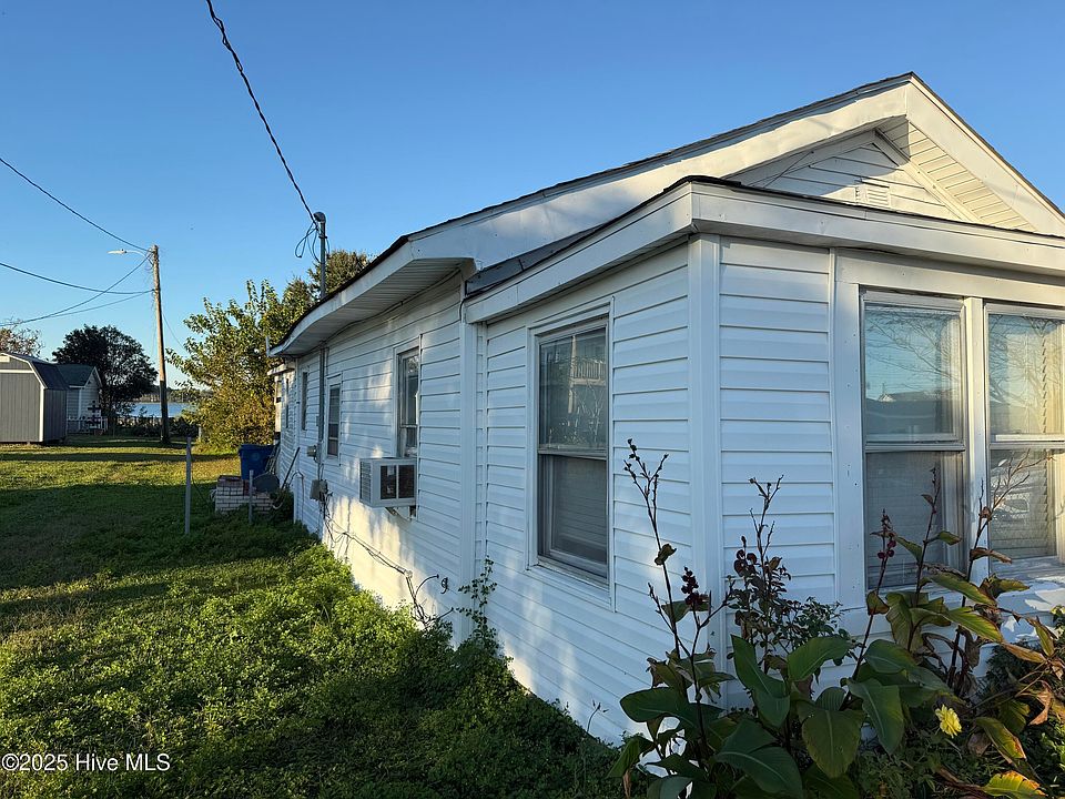 2nd image of 1008 Avery Street