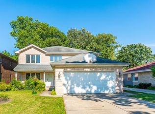 8915 Parkside Ave, Morton Grove, IL