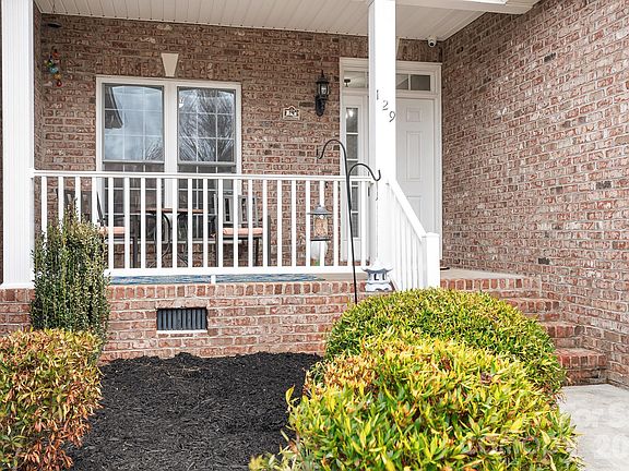 4th image of 129 Postell Dr