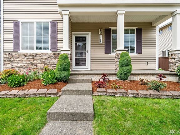 2nd image of 1305 50th St NE