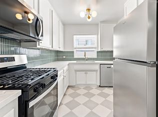 Newly Remodeled 1-Bedroom Upper Unit in Alamitos Beach, Long Beach, CA 90802