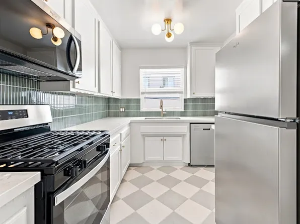 Newly Remodeled 1-Bedroom Upper Unit in Alamitos Beach, 1721 E Appleton St APT 12, Long Beach, CA 90802