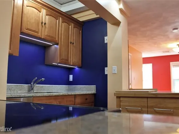 33 Prichard Ave, Somerville, MA 02144