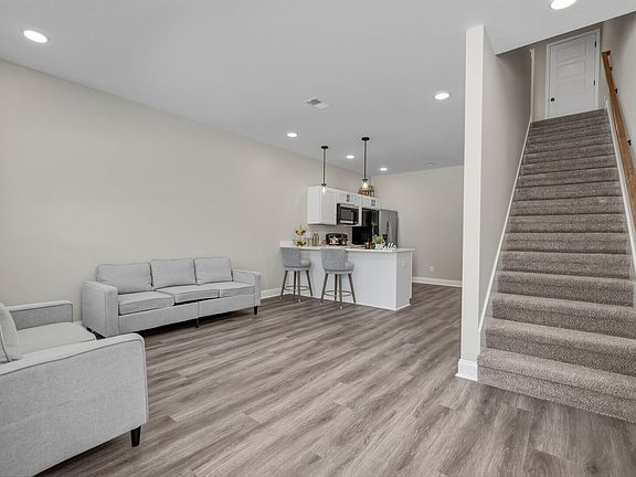 2nd image of 2815 Trenton Rd #102