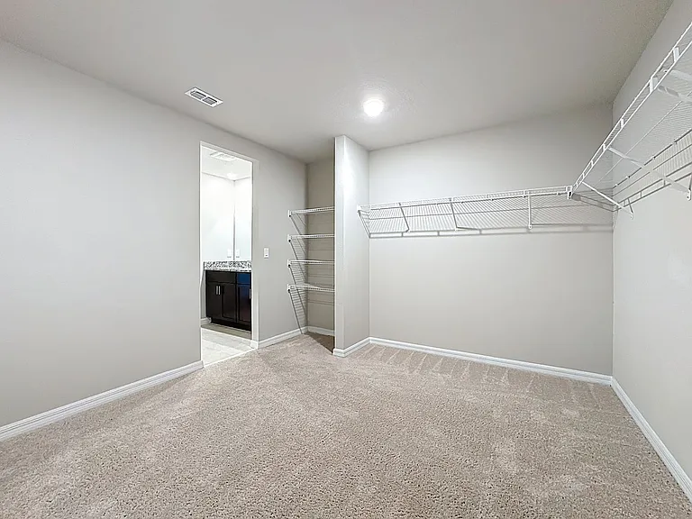 5251 Meredrew Ln — Photo 37