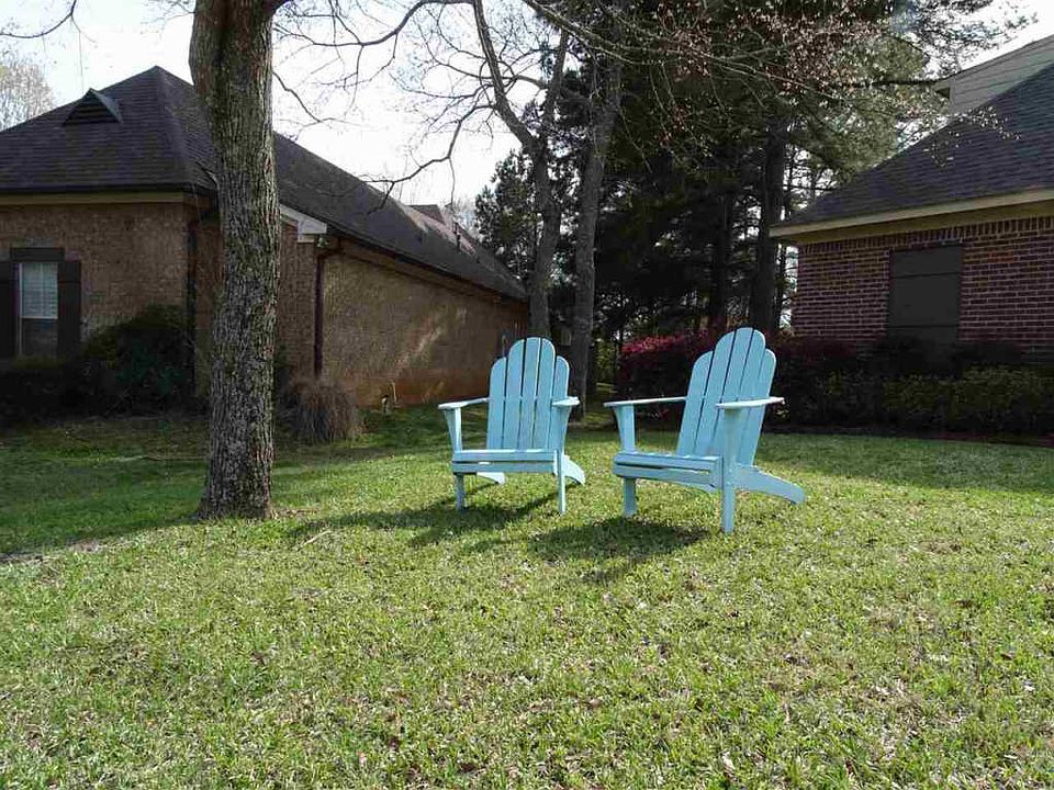 1st image of 1221 Woodberry Dr