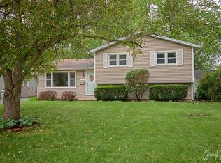 624 Manor Ave, Grayslake, IL 60030
