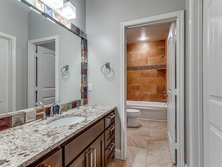 3141 Greene | Fabulous 5 bedroom home walking distance to TCU | Bathroom 4