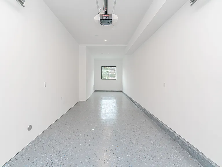 1342 Portia St — Photo 37