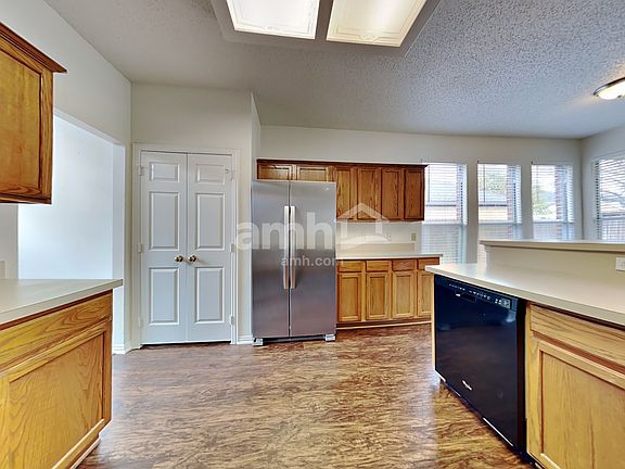 4th image of 2510 Valley Creek Dr