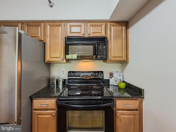 4th image of 5800 Nicholson Ln #1-205