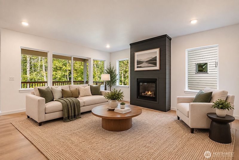 4th image of 2956 Cedar View Way