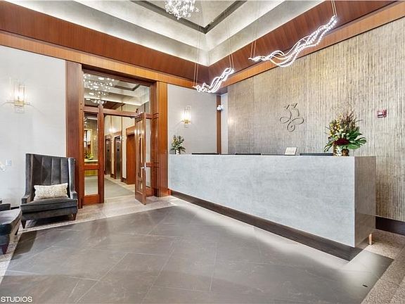 4th image of 33 W Ontario St APT 48A