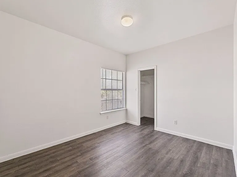 2302 S Bagdad Rd — Photo 19