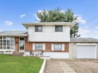 105 State St, Blackwood, NJ 08012
