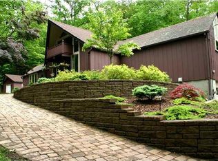 7 Mountain Rd, Tuxedo Park, NY 10987