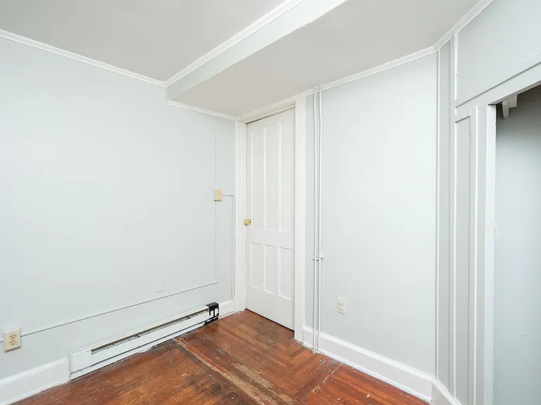 236 Saratoga St — Photo 13