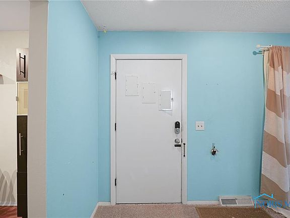 4th image of 2300 Crystal Ave