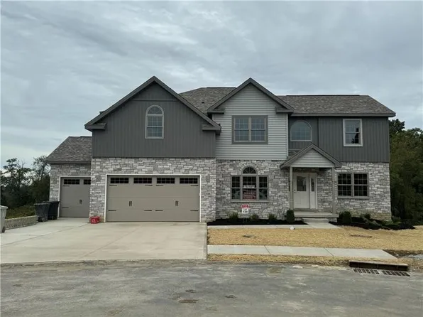 118 Harrowgate Ln, Canonsburg, PA 15317