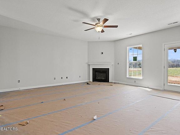 3rd image of 1618 Hickory Meadows Dr