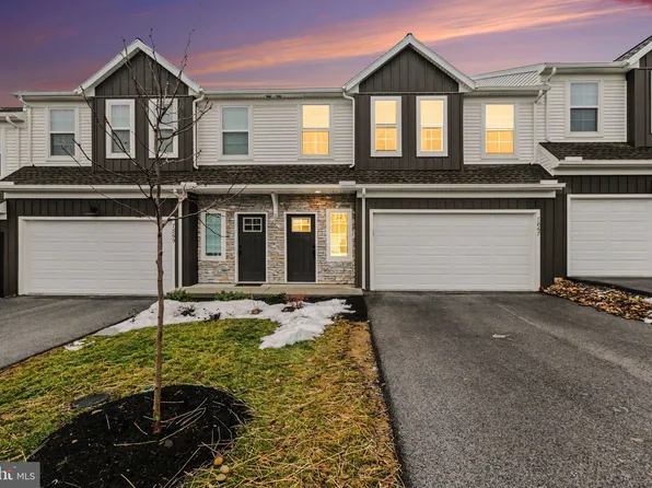 7867 Oak Brook Dr, Harrisburg, PA 17112