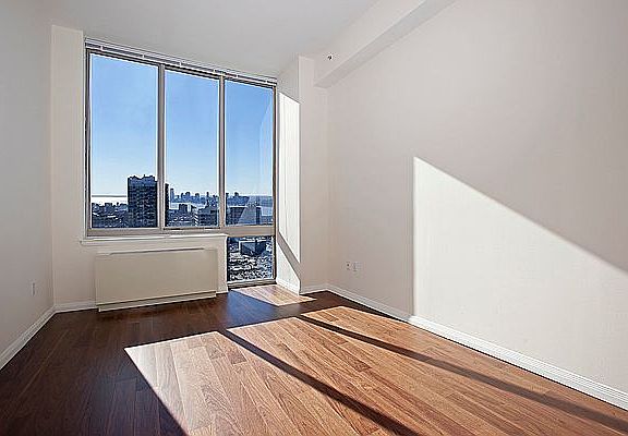 5th image of 561 10th Ave Ph F