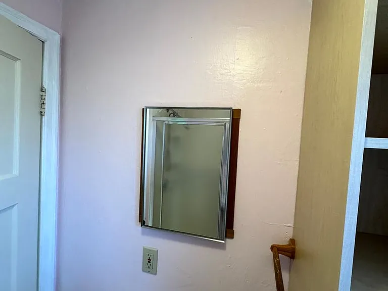 1 Bedroom duplex in downtown Eugene — Photo 10