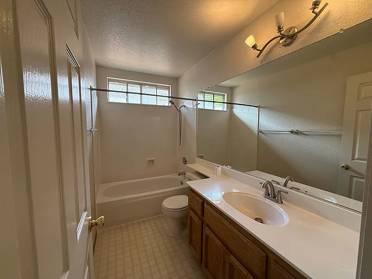 6415 Shasta Creek Way — Photo 10