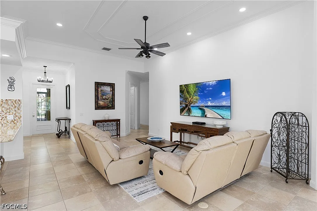 3 bed, 2.5 bath, 2181 sqft, $3,950 — Photo 3
