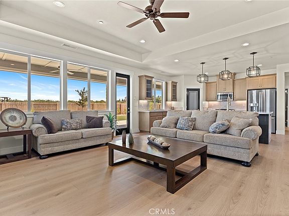 3rd image of 2726 Waterloo Cir