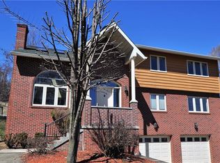 5520 Kings School Rd, Bethel Park, PA 15102