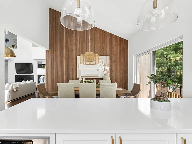 570 Sag Harbor Tpke — Photo 10