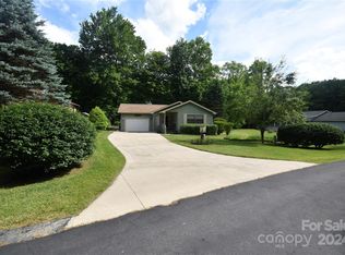 30 Whitewater Dr #3, Maggie Valley, NC 28751