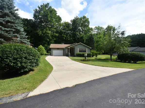 30 Whitewater Dr #3, Maggie Valley, NC 28751