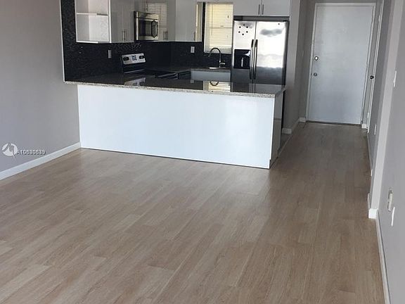 4th image of 600 NE 25th St APT 61