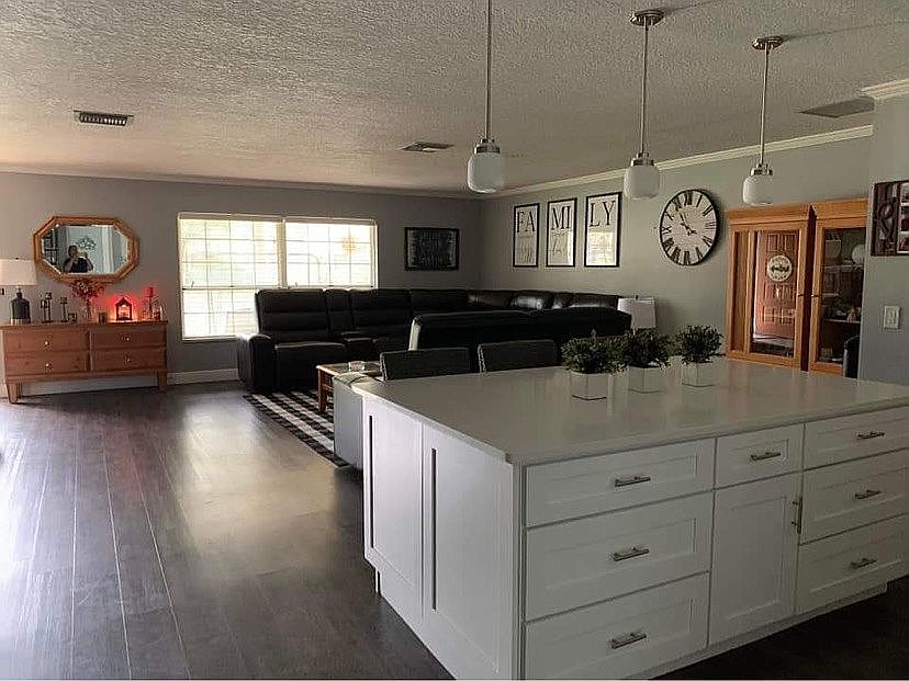 1st image of 1755 Colleen Dr