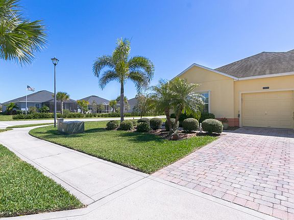 2nd image of 2909 Vallejo Way