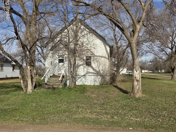303 Main St, Almont, ND 58520