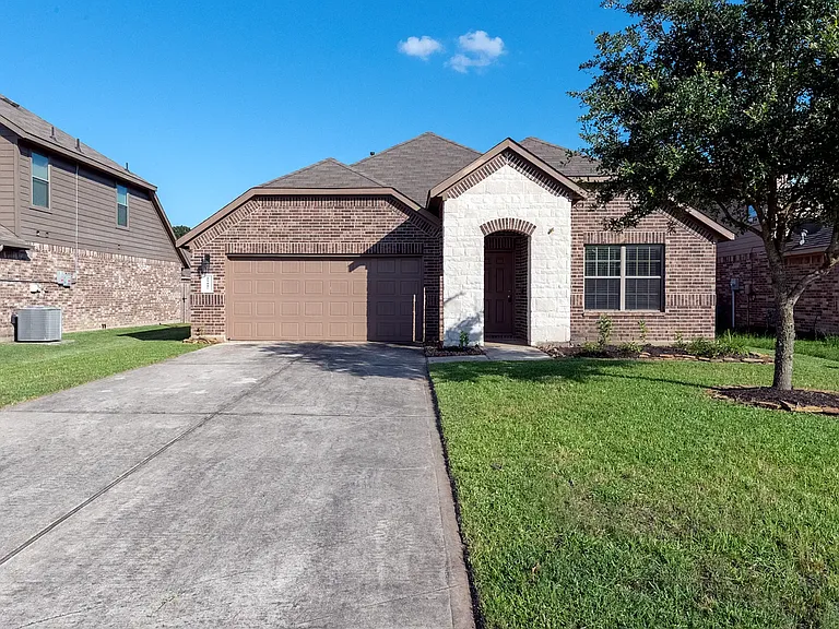 19115 Warlander Ct — Photo 1
