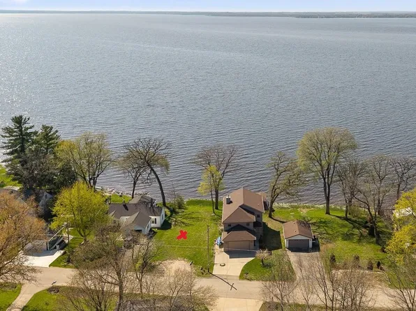 N1017 Vinnie Ha Ha Rd, Fort Atkinson, WI 53538