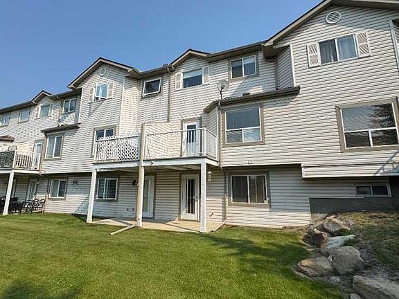 2nd image of 108 N Douglas Glen Park SE