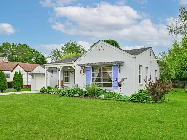 3117 North Knoll BOULEVARD, Wauwatosa, WI 53222