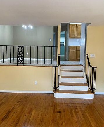 2nd image of 3412 Brookside St Floor 2