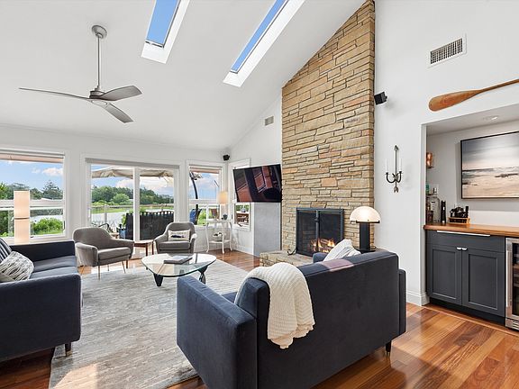 4th image of 2245 Little Peconic Bay Ln